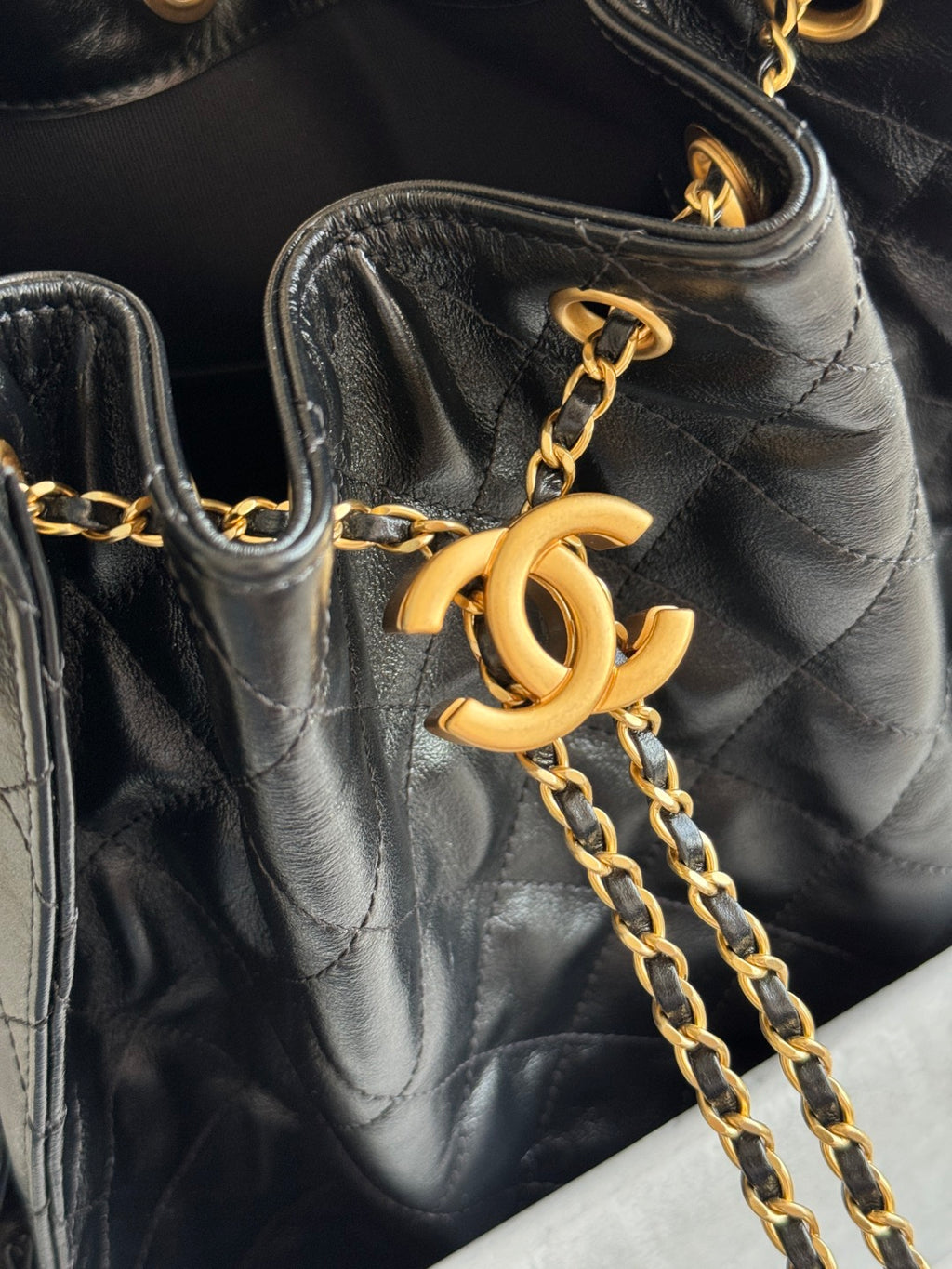 25 Medium Quilted Hobo Handbag