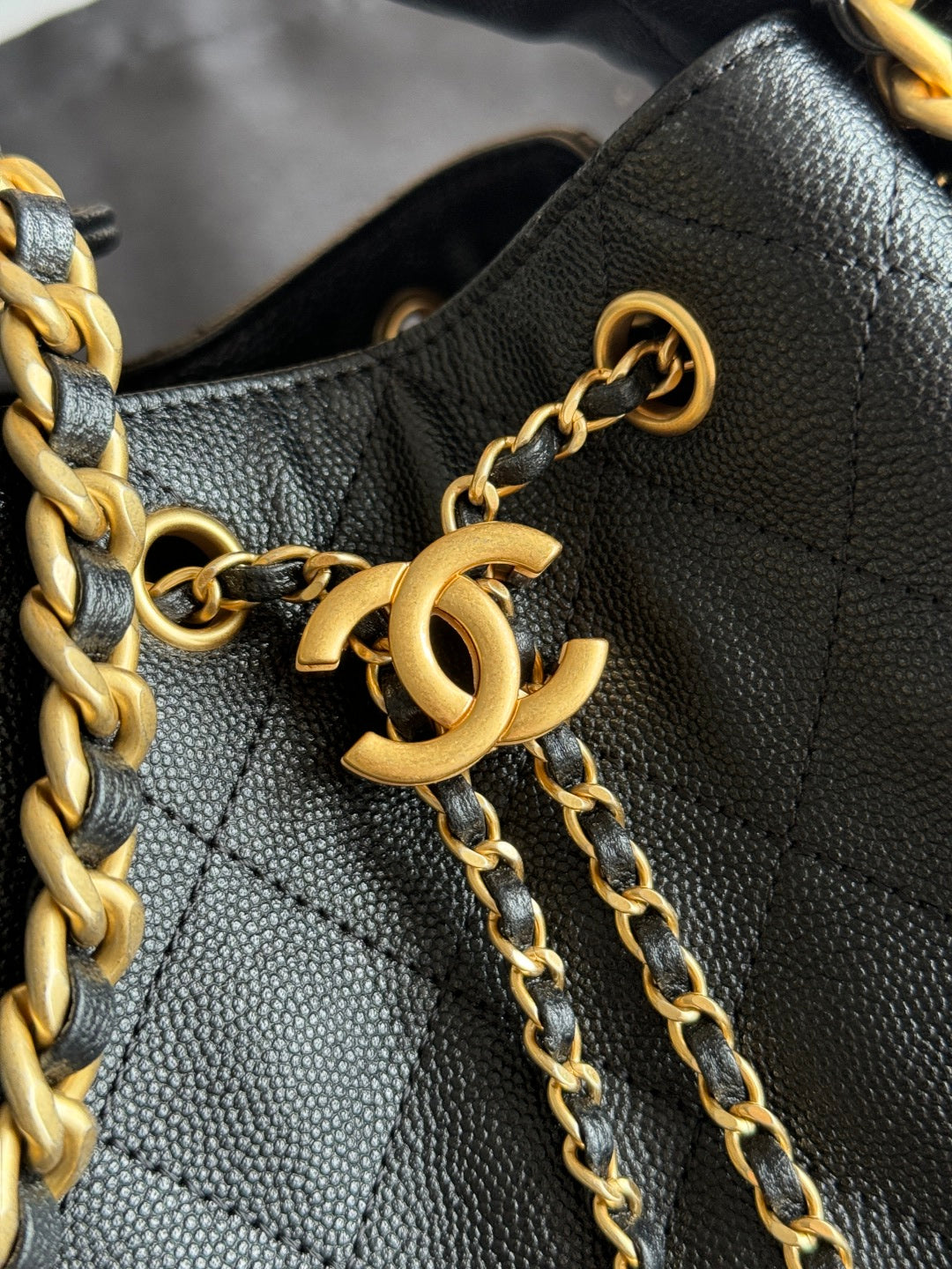 25 Medium Quilted Hobo Handbag