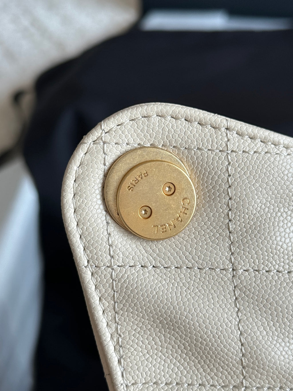 25 Large Quilted Handbag