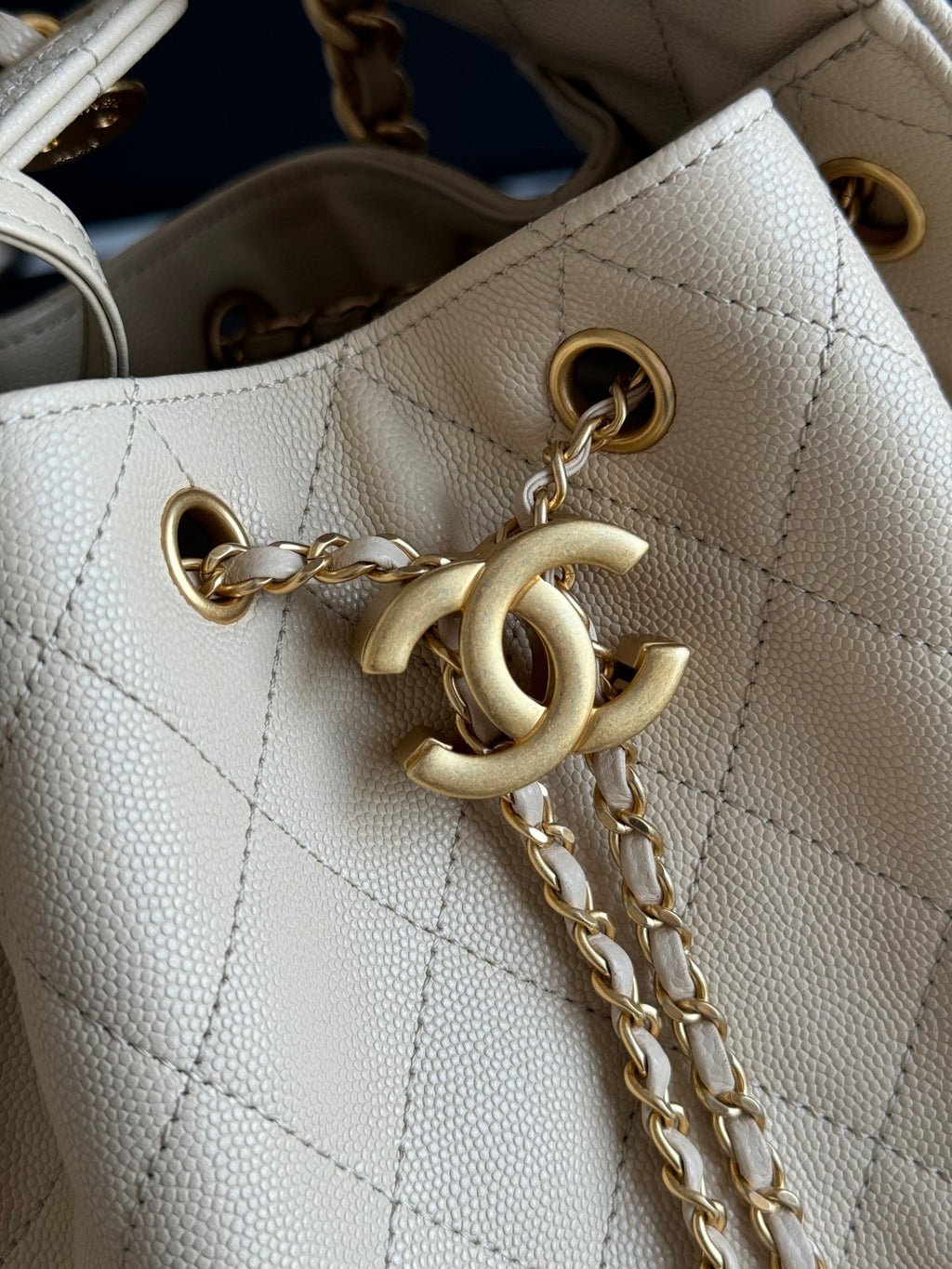 25 Large Quilted Handbag