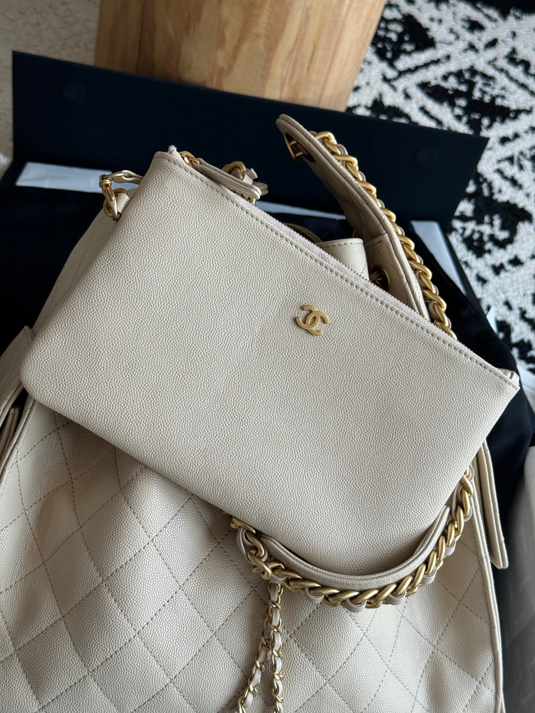 25 Large Quilted Handbag