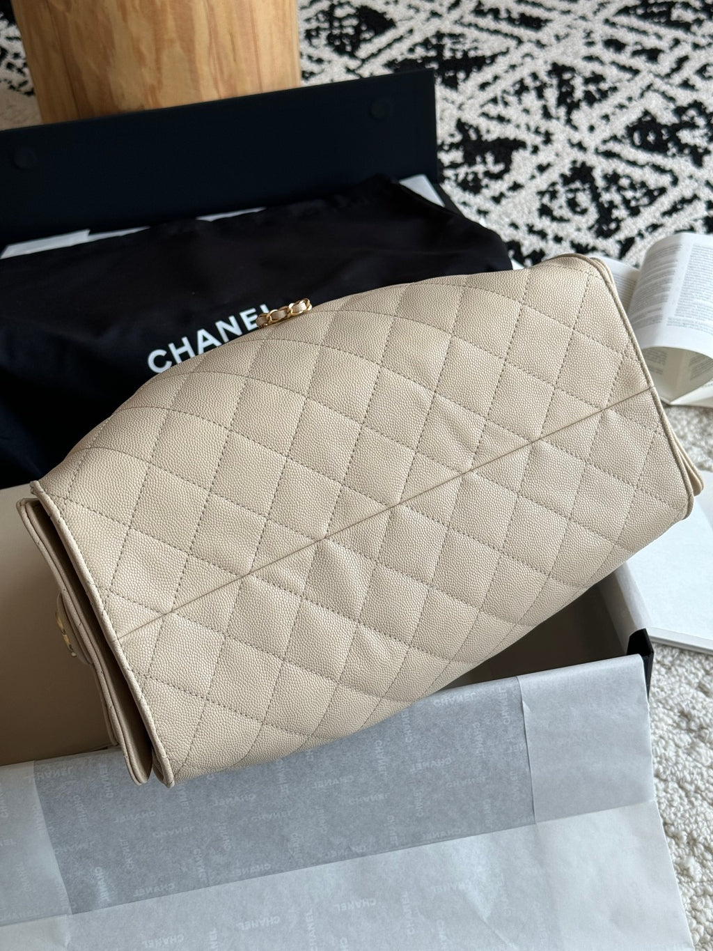 25 Large Quilted Handbag