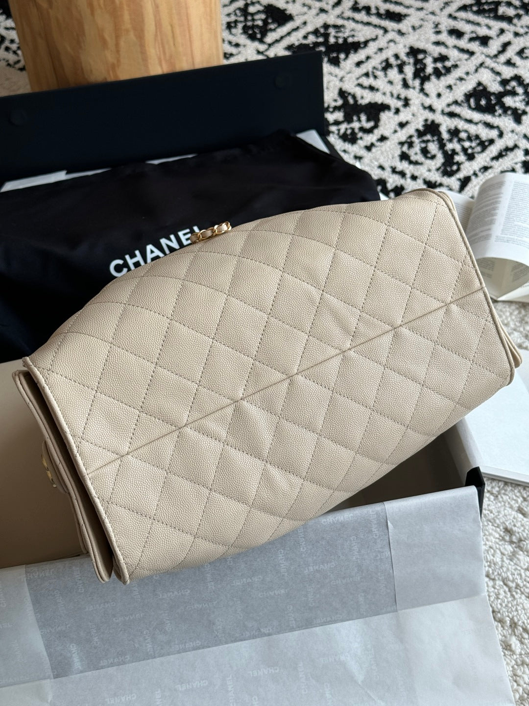 25 Large Quilted Handbag