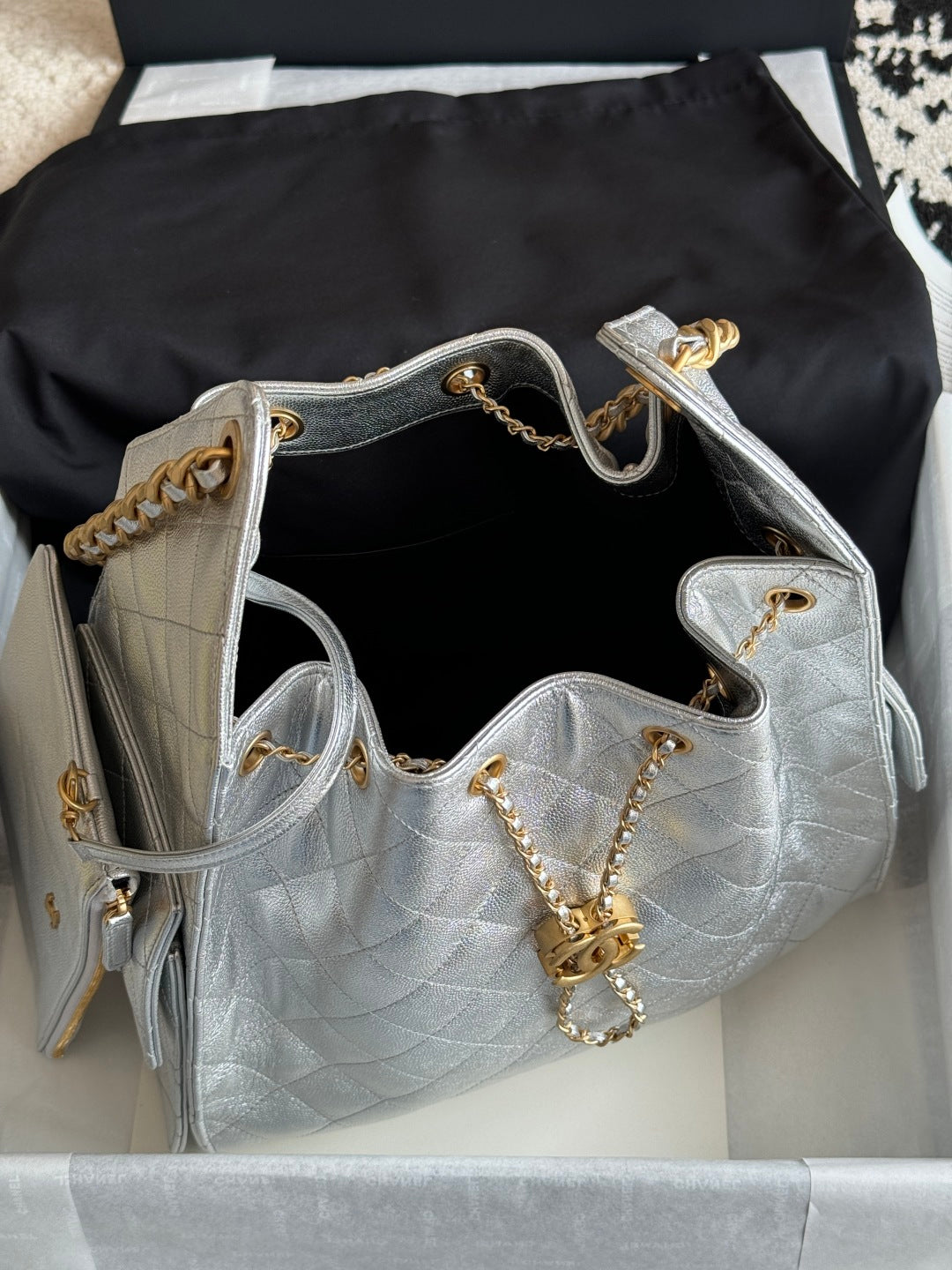 25 Large Quilted Handbag