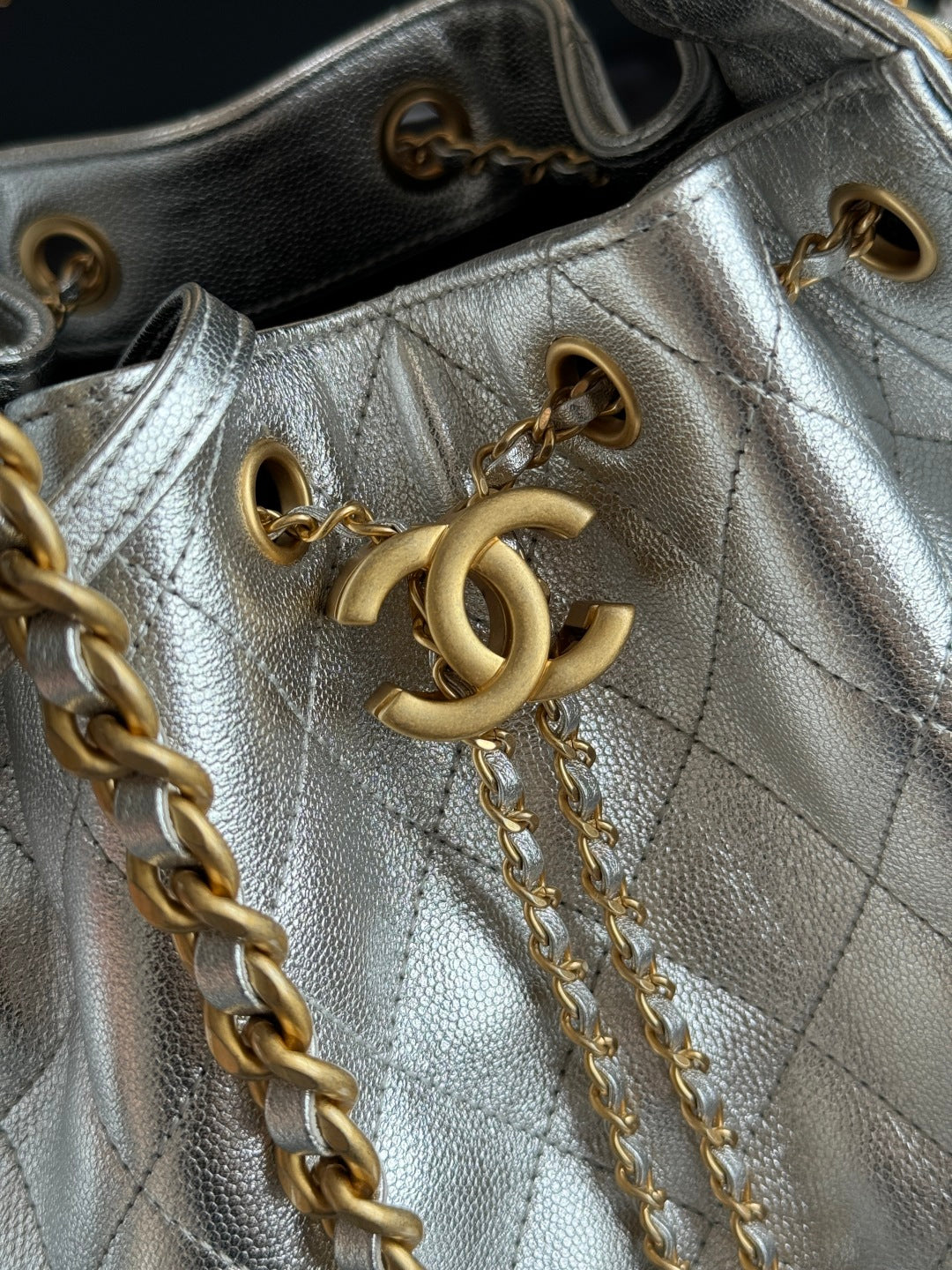 25 Large Quilted Handbag