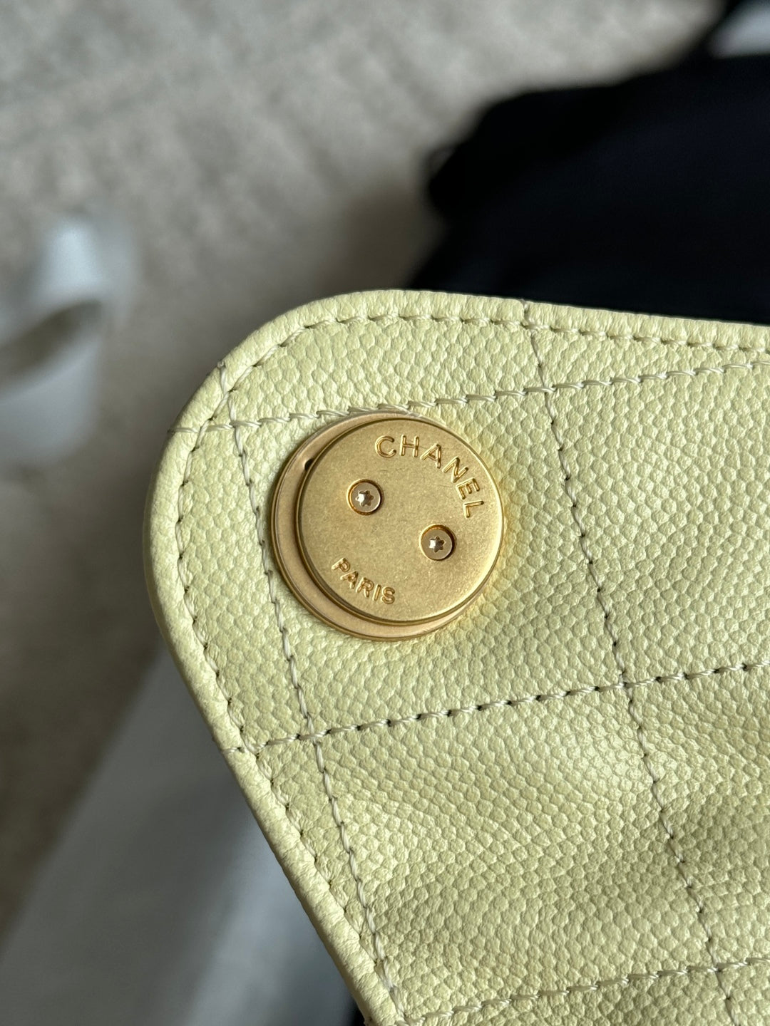 25 Large Quilted Handbag