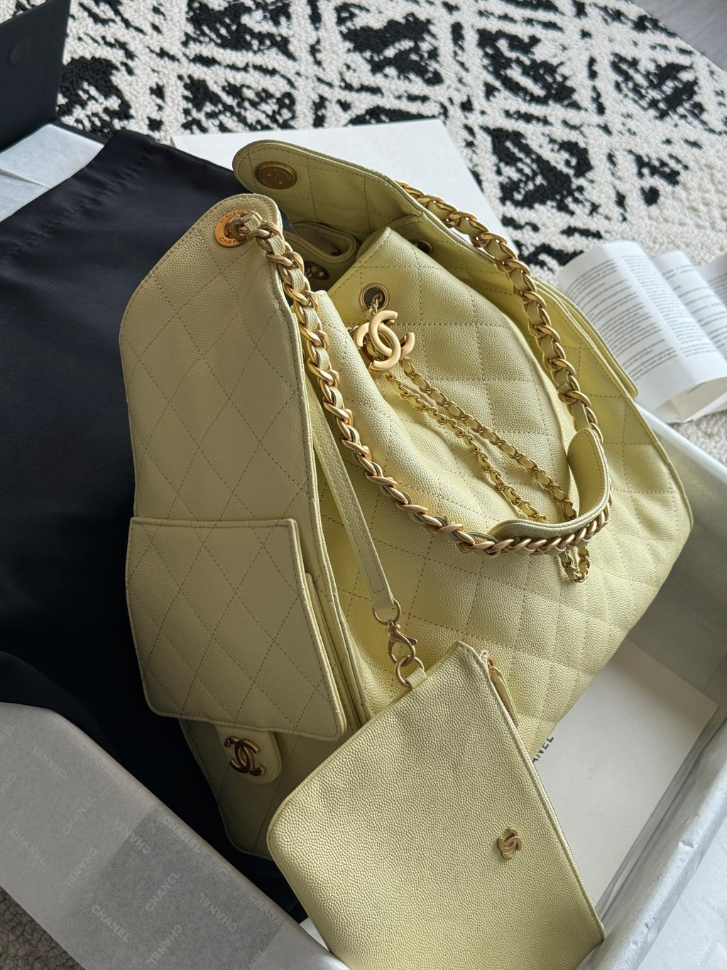 25 Large Quilted Handbag