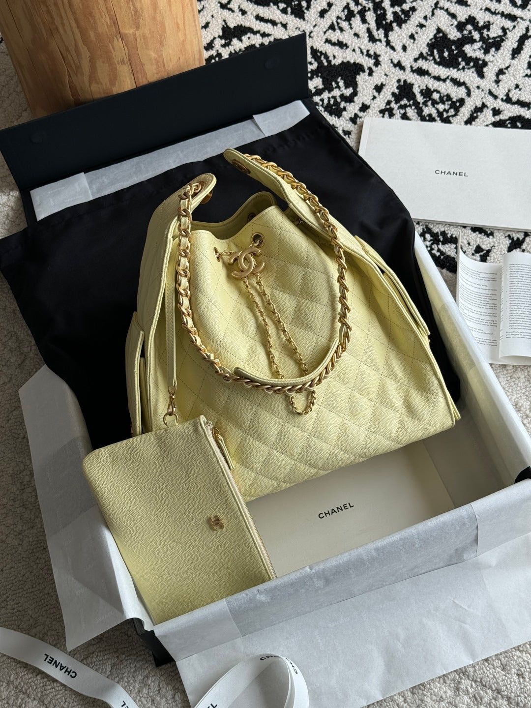 25 Large Quilted Handbag