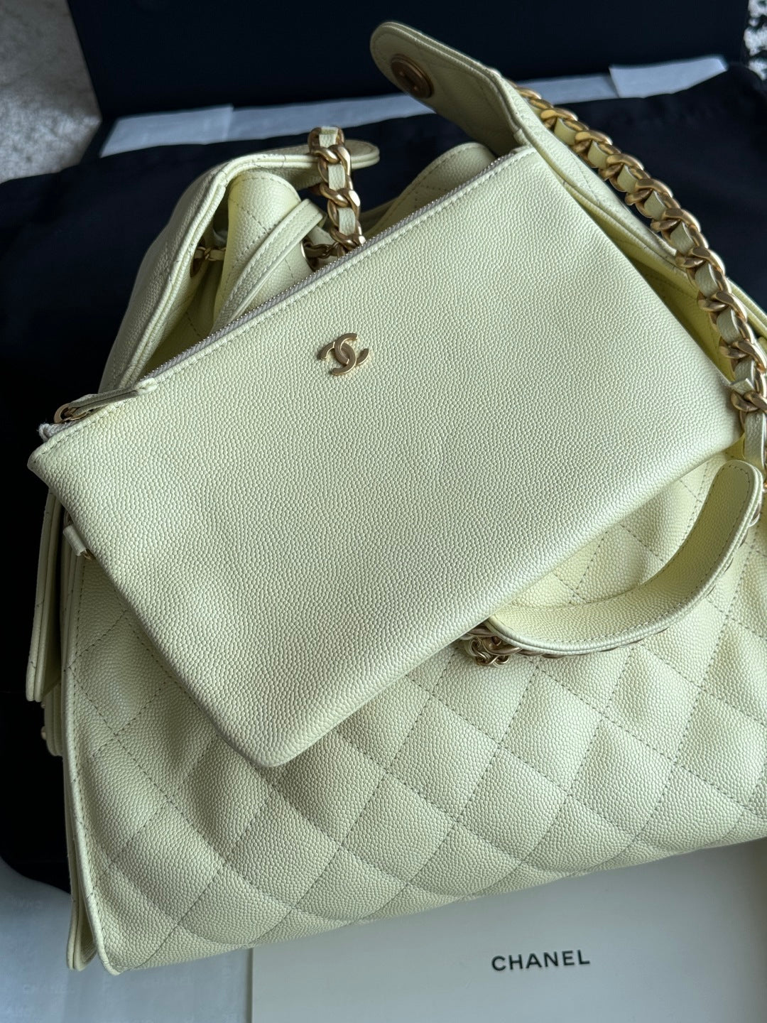 25 Large Quilted Handbag