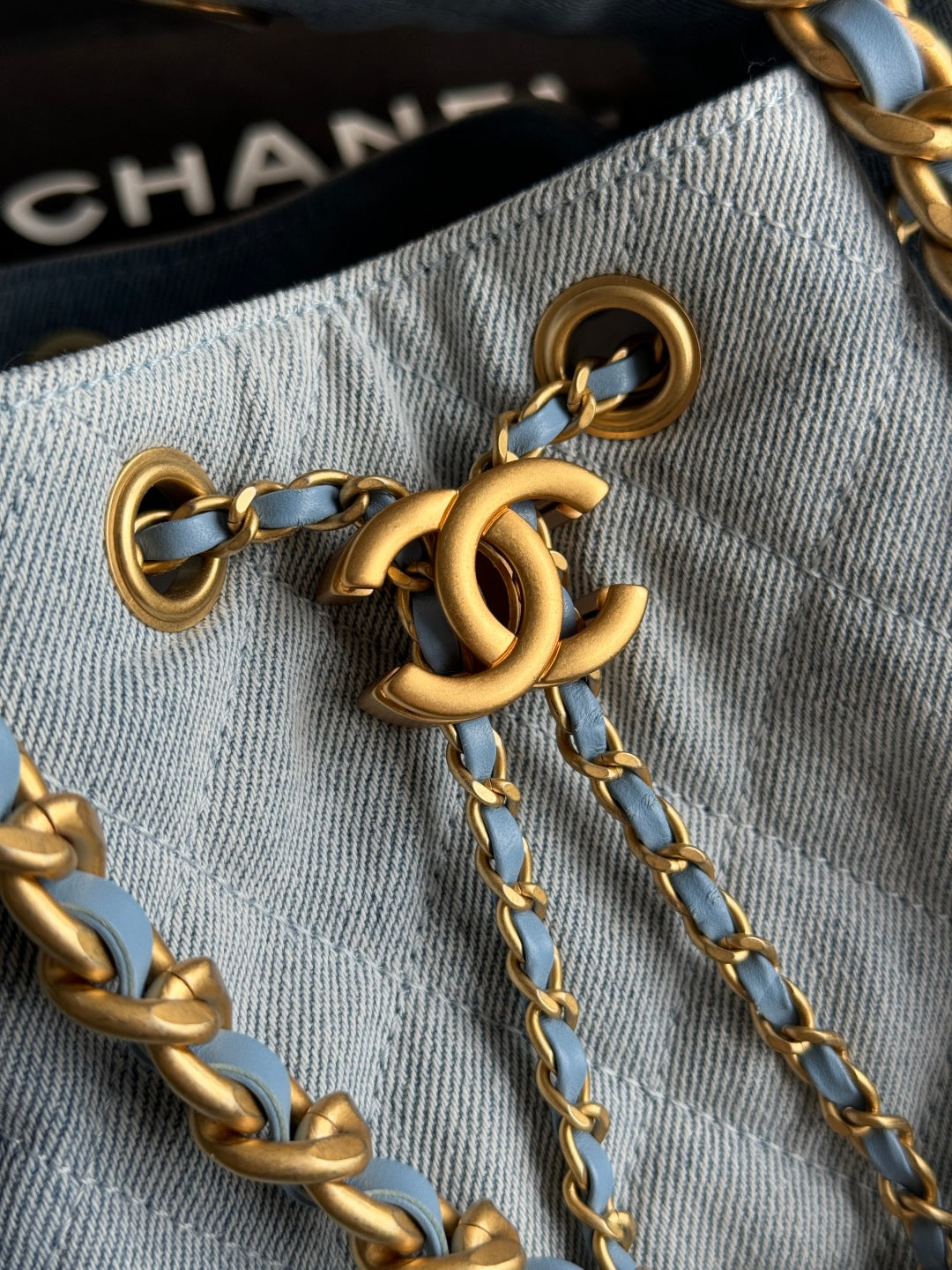 25 Medium Quilted Hobo Handbag