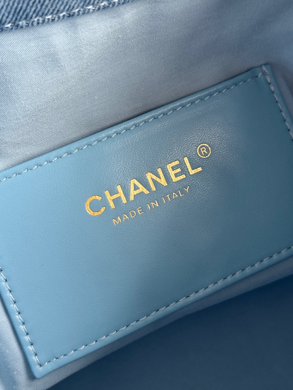 25 Medium Quilted Handbag