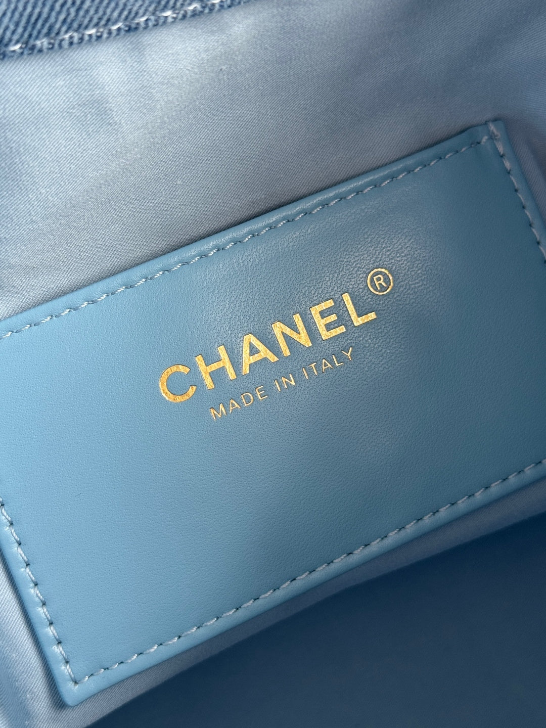 25 Medium Quilted Handbag