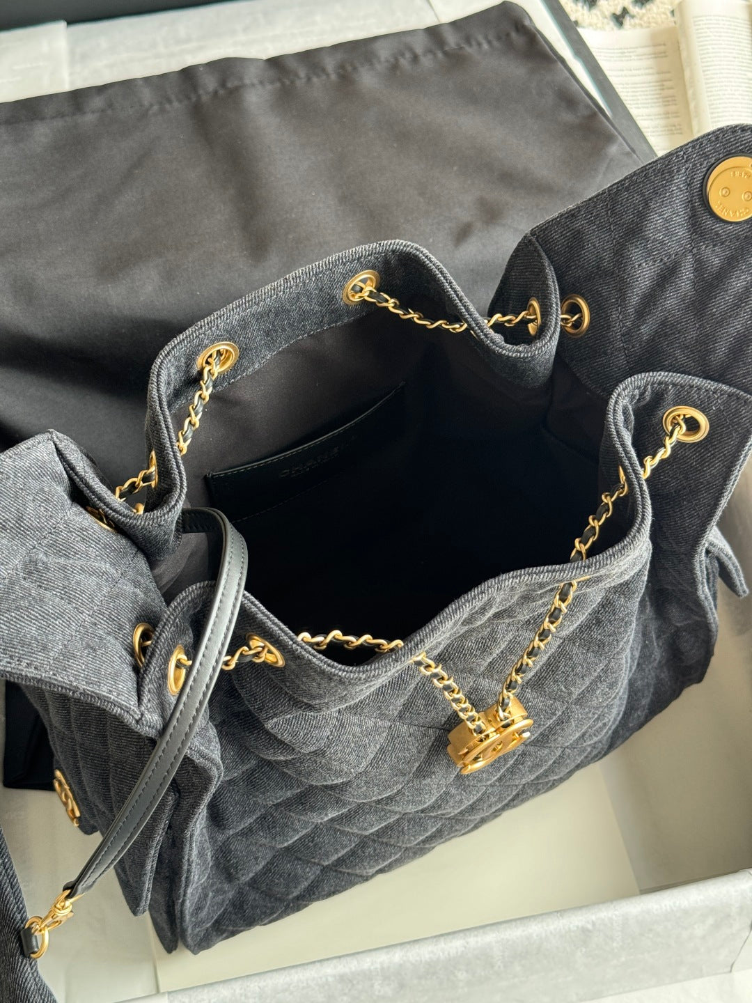 25 Large Quilted Handbag