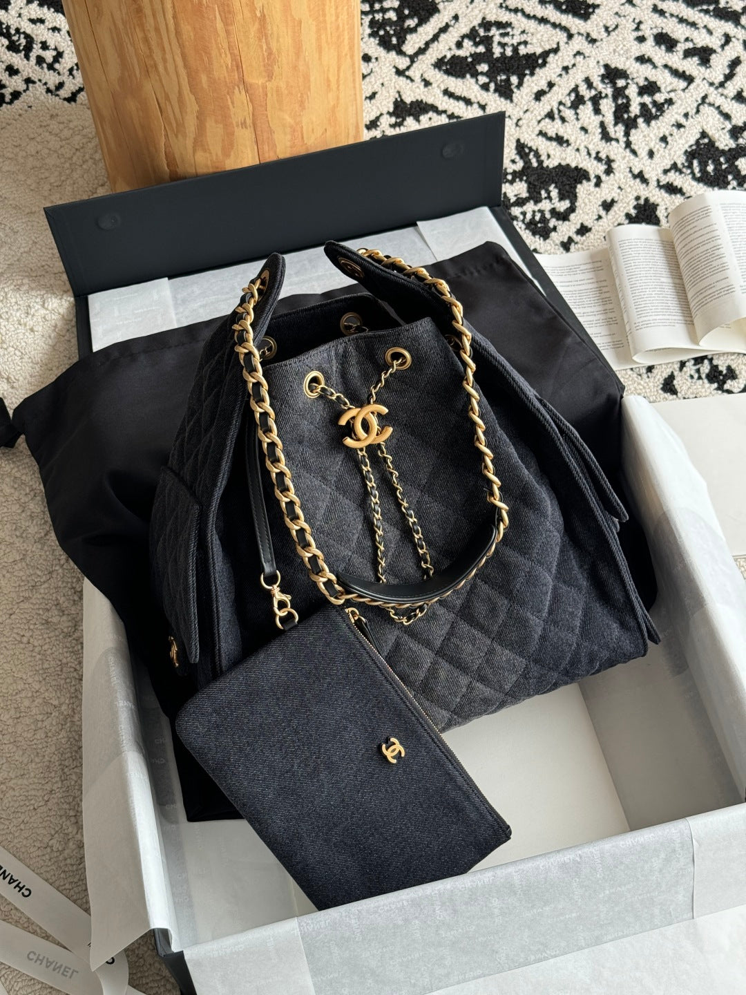 25 Large Quilted Handbag