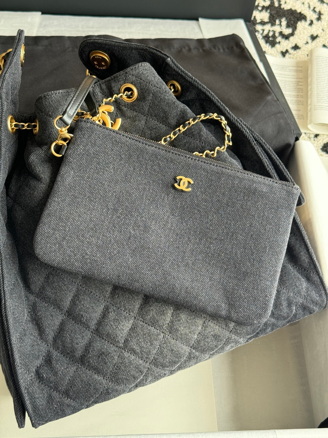 25 Large Quilted Handbag