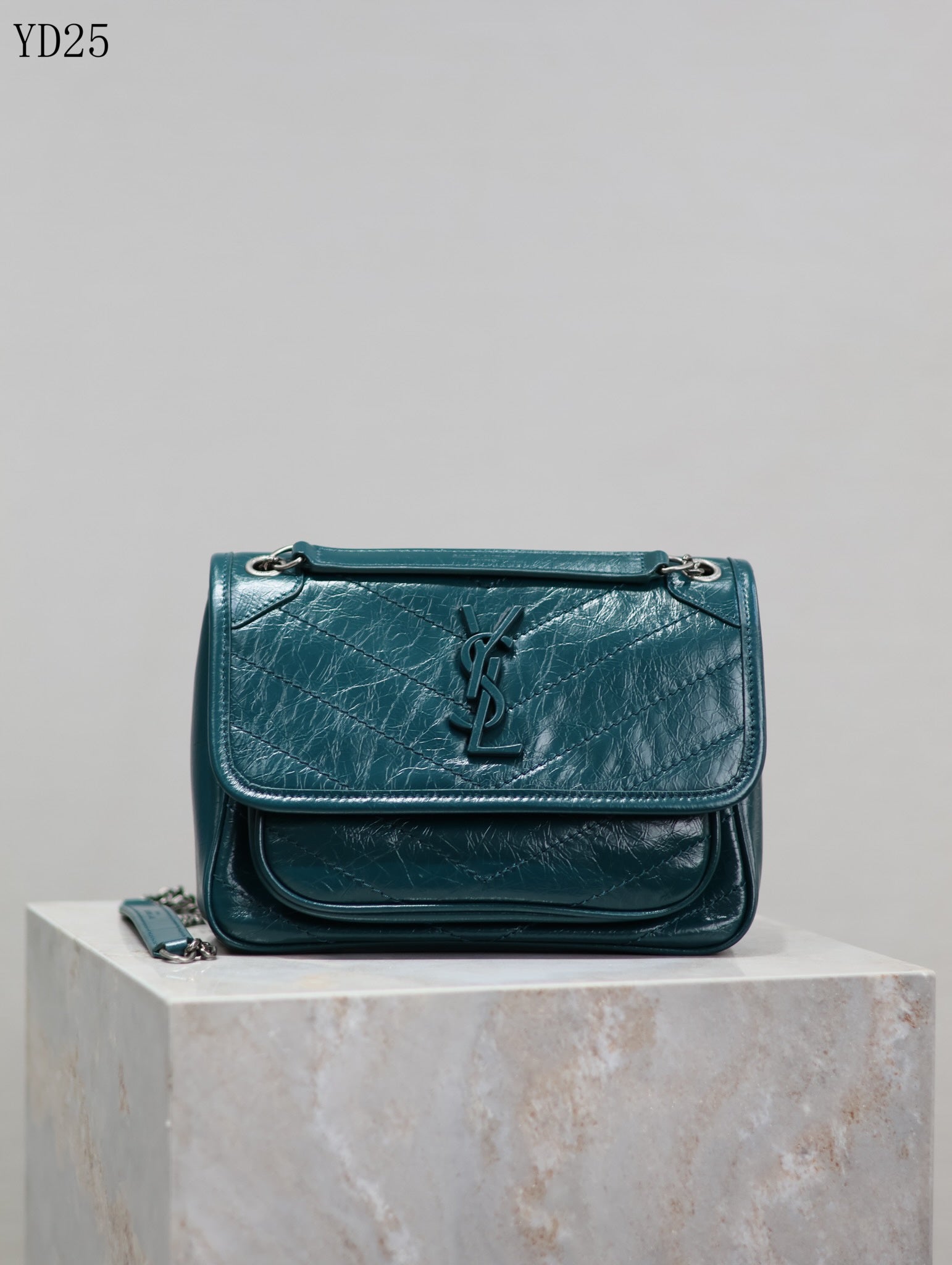 Niki Medium Patent Leather Shoulder Bag