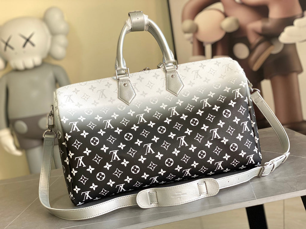 Keepall Bandoulière 50 – Monogram Eclipse Gradient Silver Edition