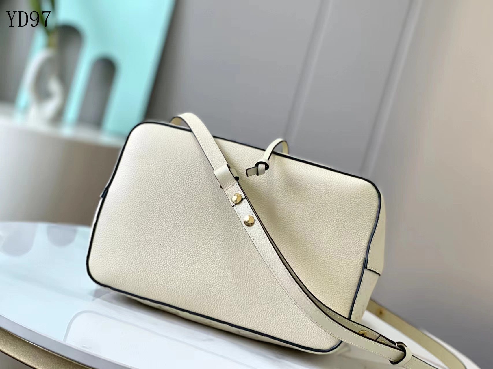 NéoNoé MM Bucket Bag