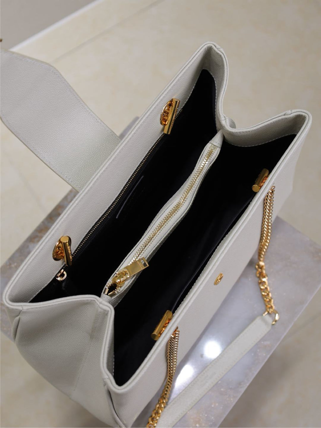 Grain Leather Chain Shoulder Bag