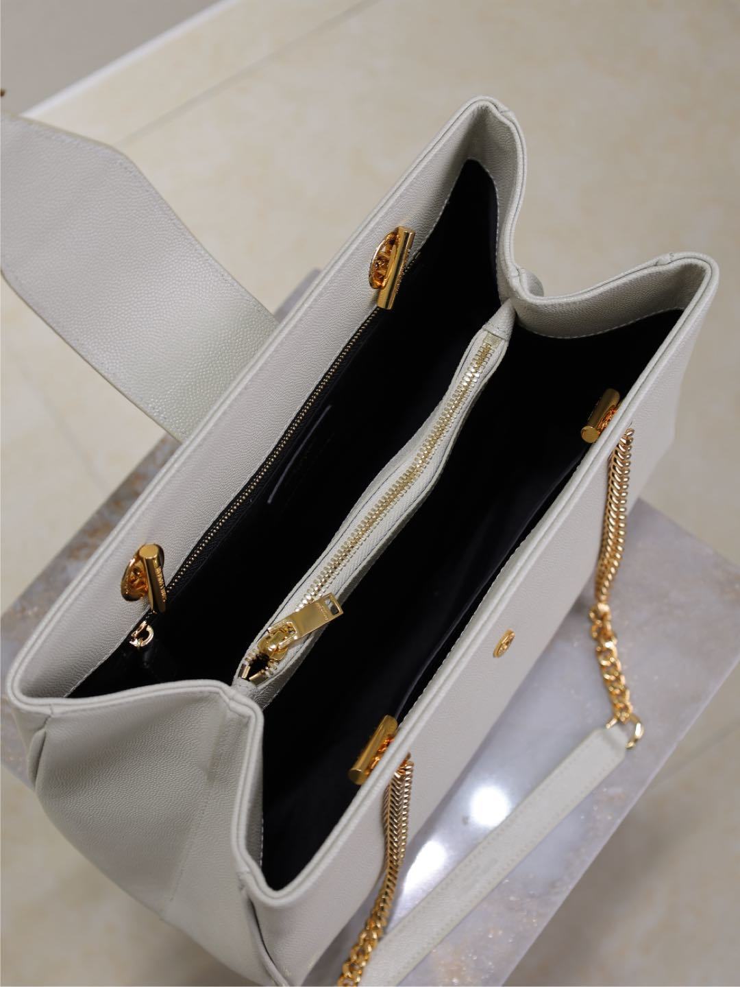 Grain Leather Chain Shoulder Bag