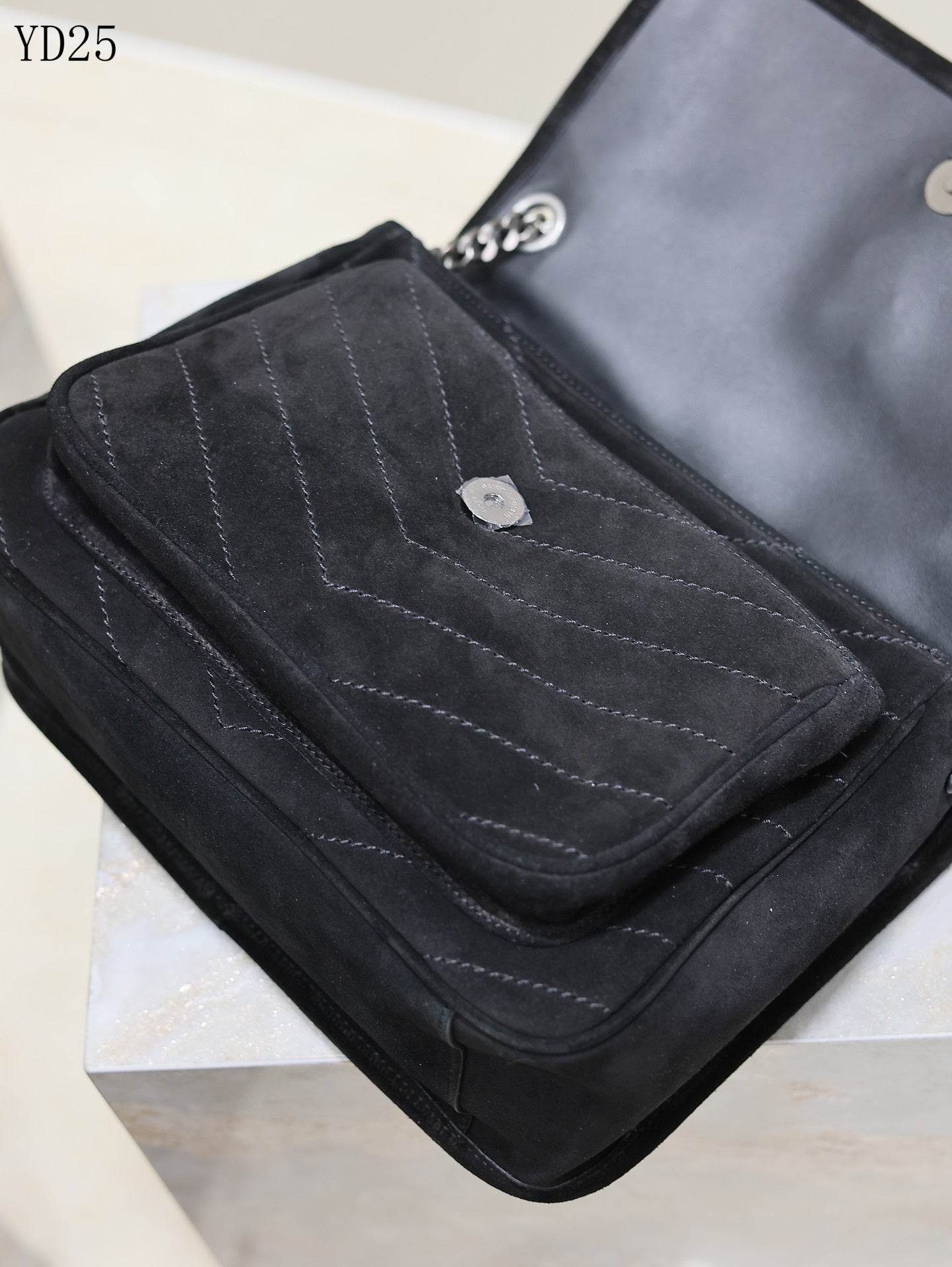 Niki Medium Shoulder Bag