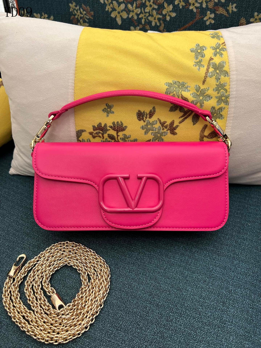 Garavani VLogo Signature Bag
