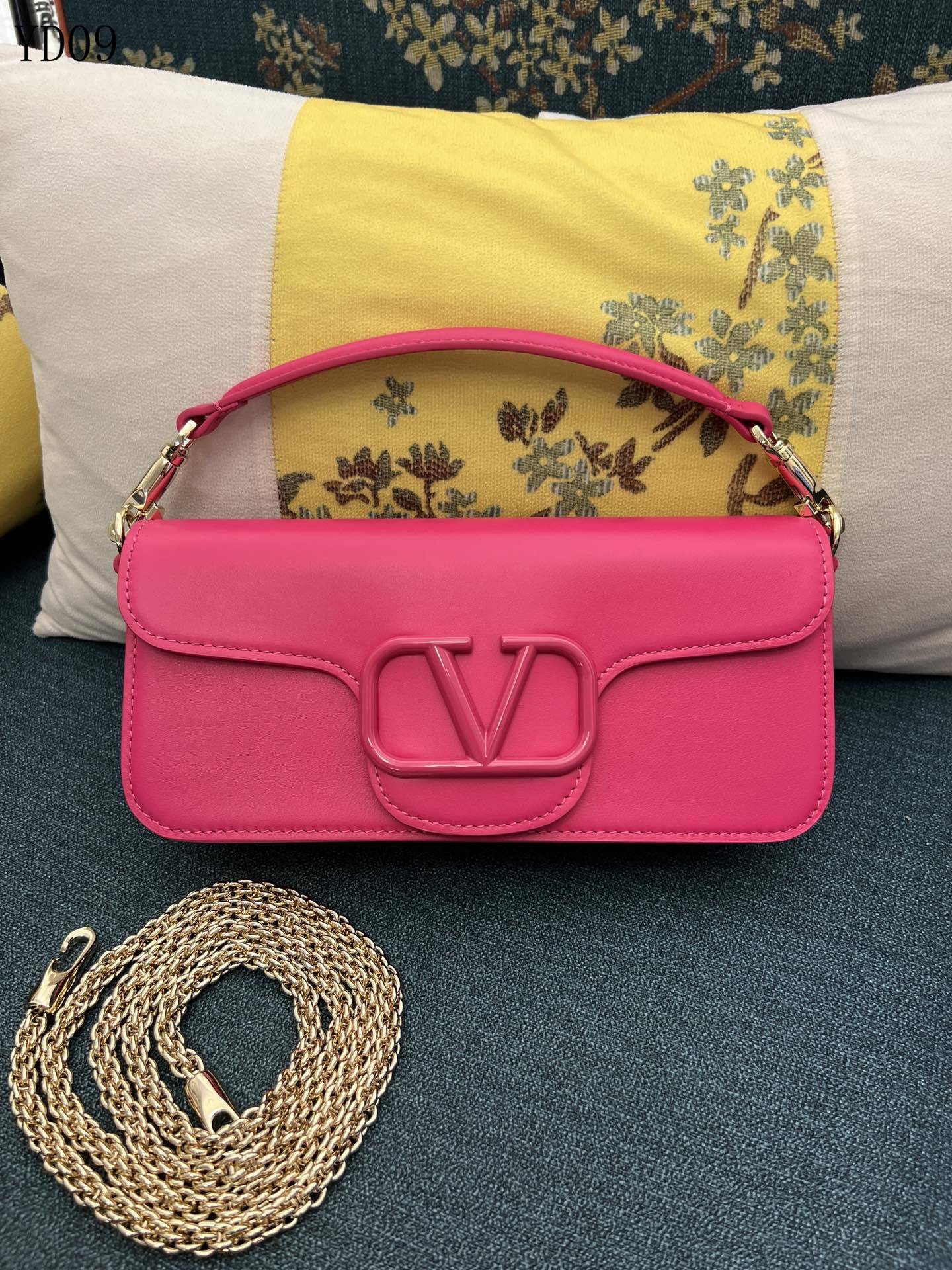 Garavani VLogo Signature Bag