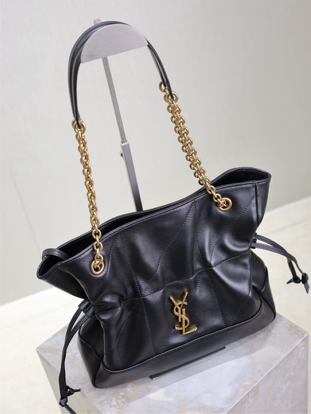 Niki Soft Chain Shoulder Bag