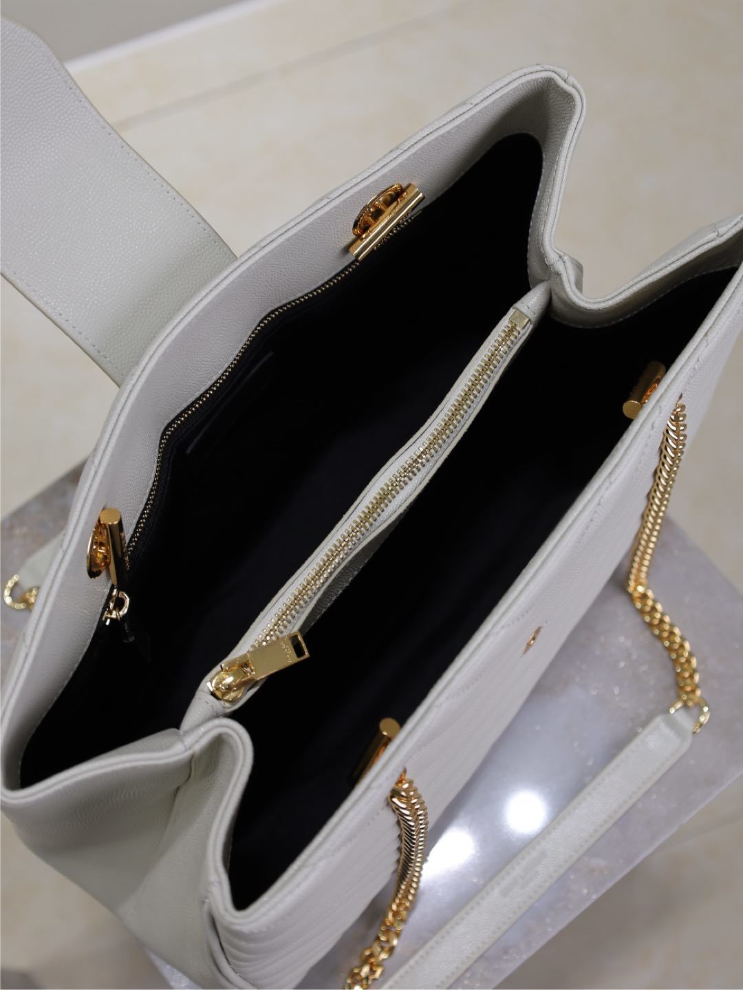 Grain Leather Chain Shoulder Bag