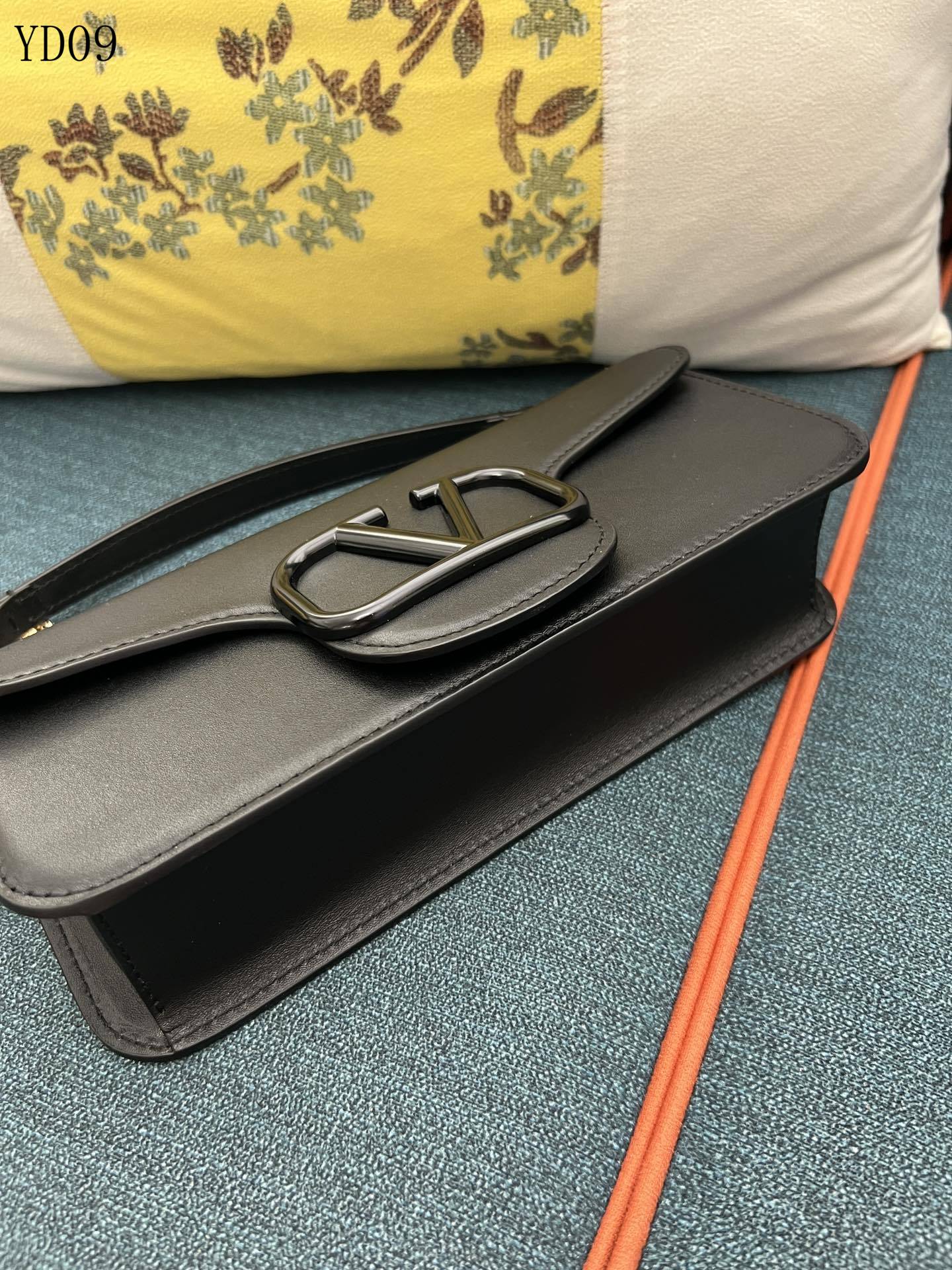 Garavani VLogo Signature Bag