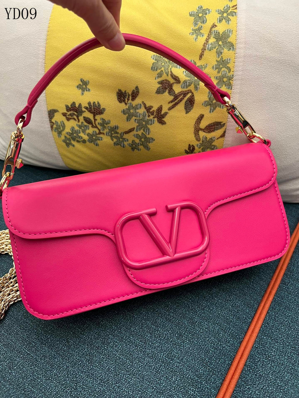 Garavani VLogo Signature Bag