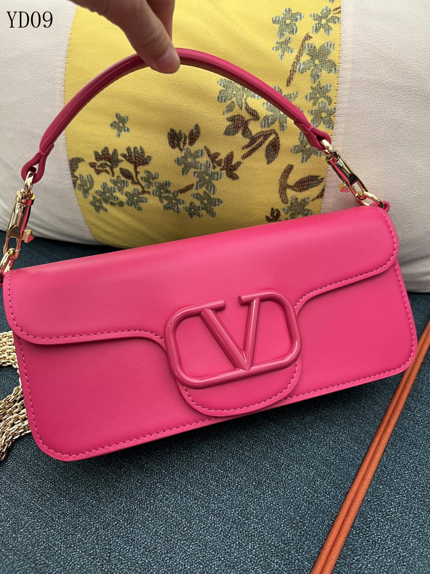 Garavani VLogo Signature Bag