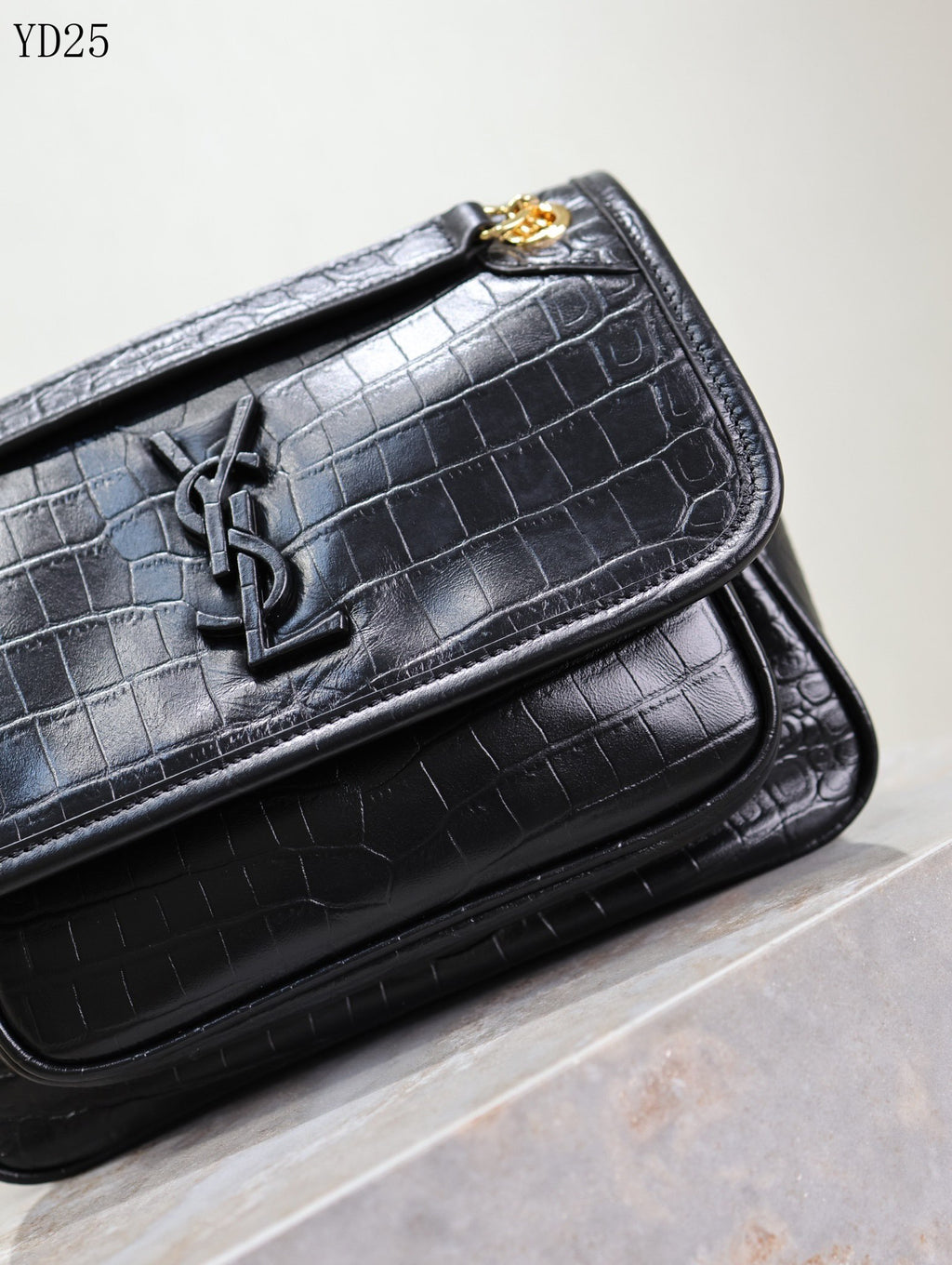 Niki Medium Patent Leather Shoulder Bag