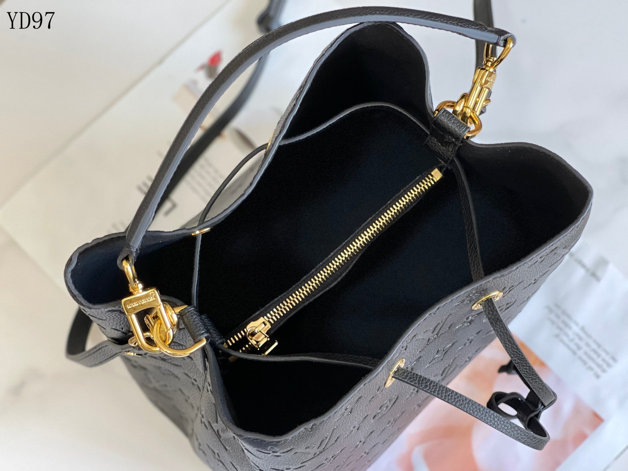 NéoNoé MM Bucket Bag