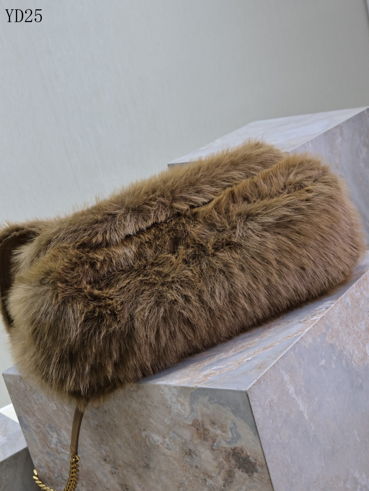 Niki Large in Shearling Bag