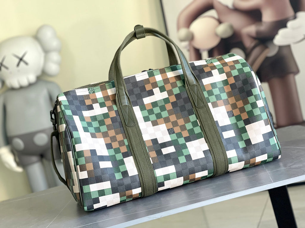 Keepall Bandoulière 50 – Pixel Camo Edition (Spring-Summer 2024 Défilé Homme)