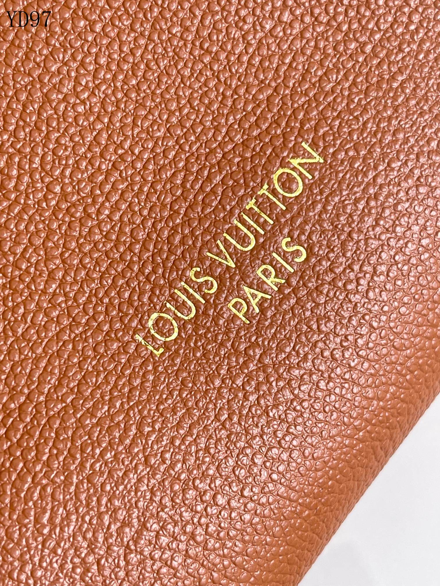 Low Key Hobo Bag 28 cm