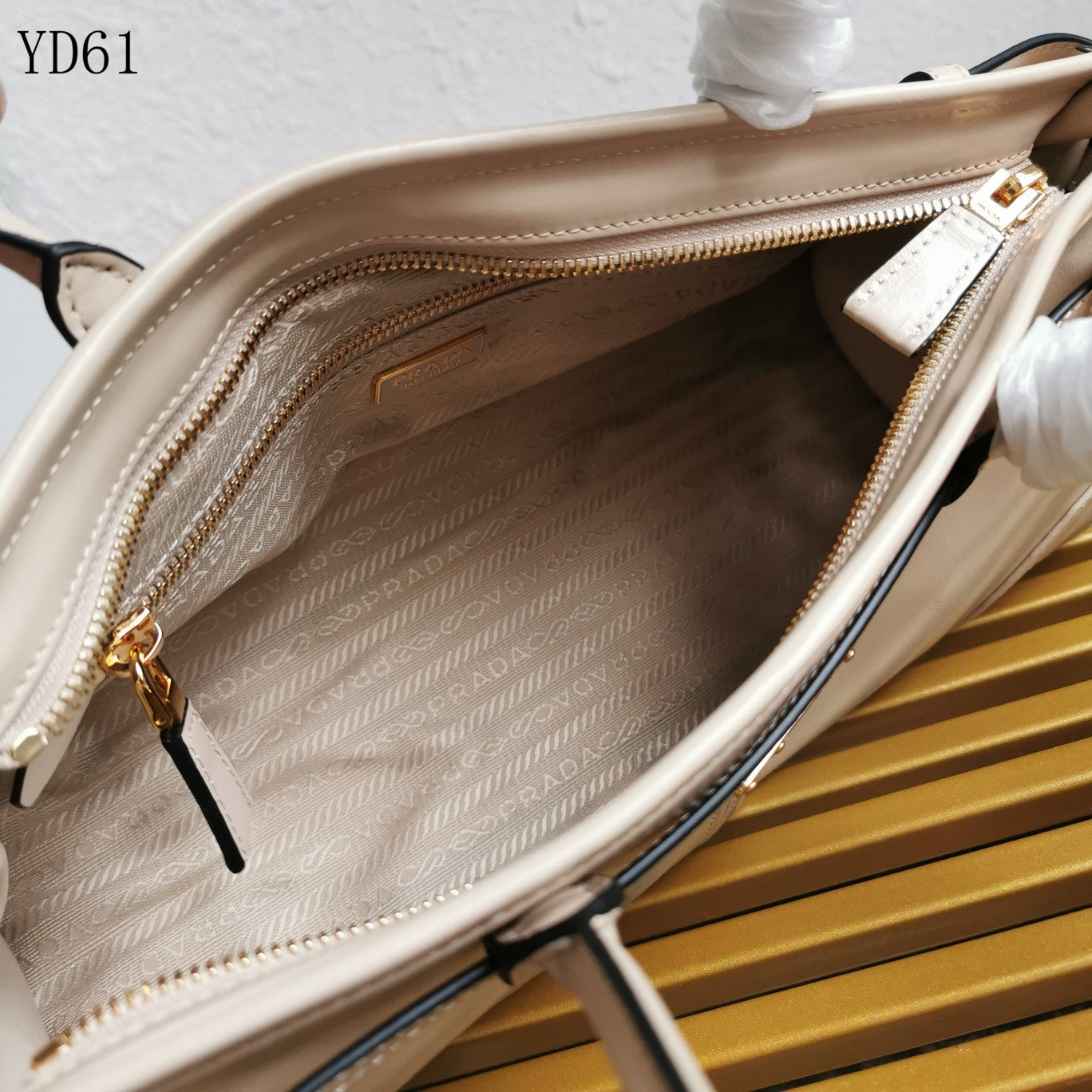 Bonnie Medium Leather Handbag