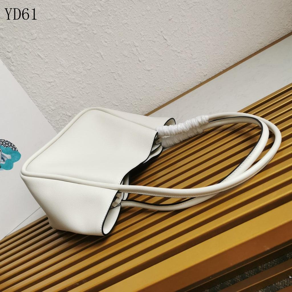 Tote Bag in Soft Grain Leather