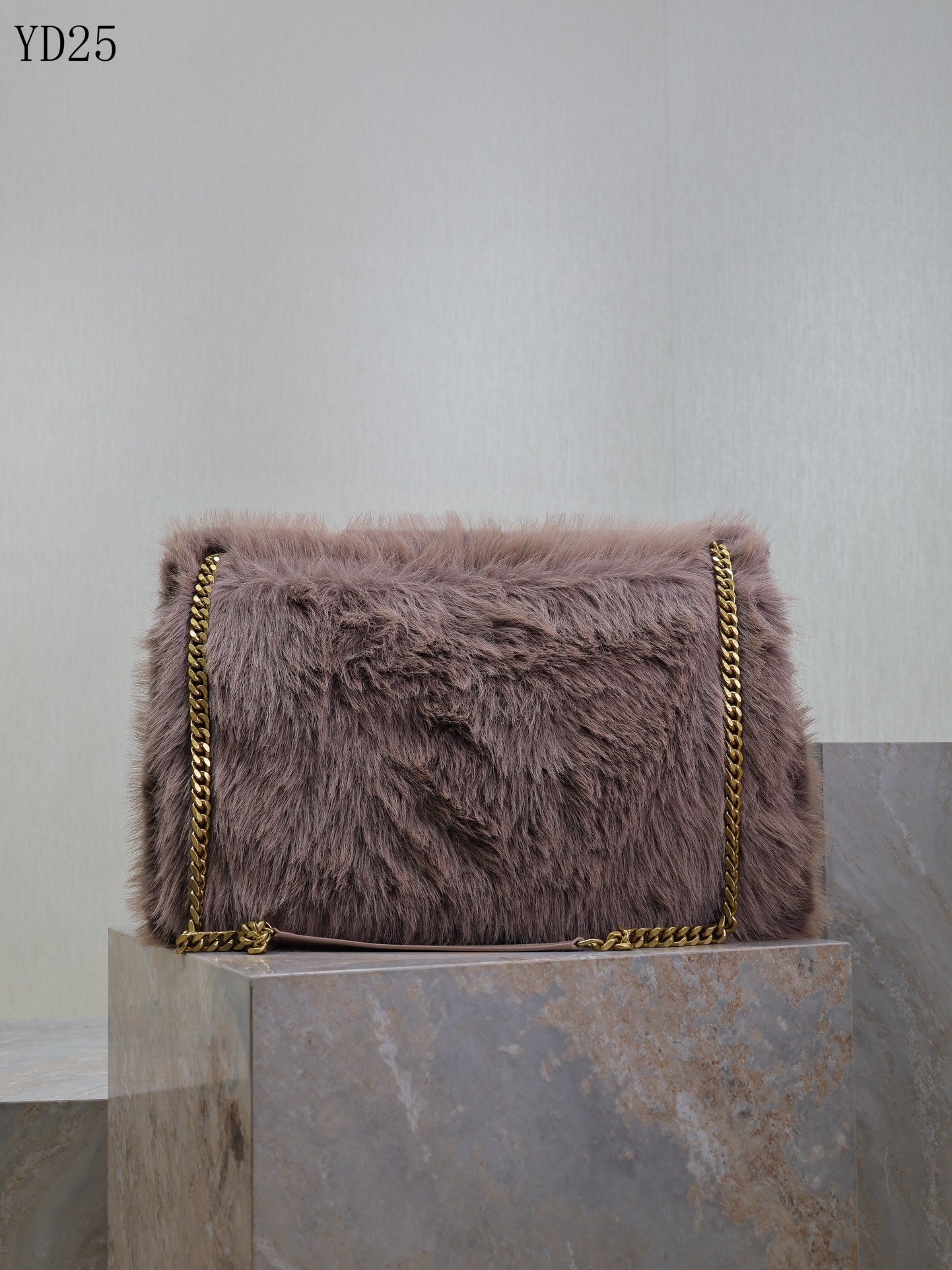 Niki Large in Shearling Bag