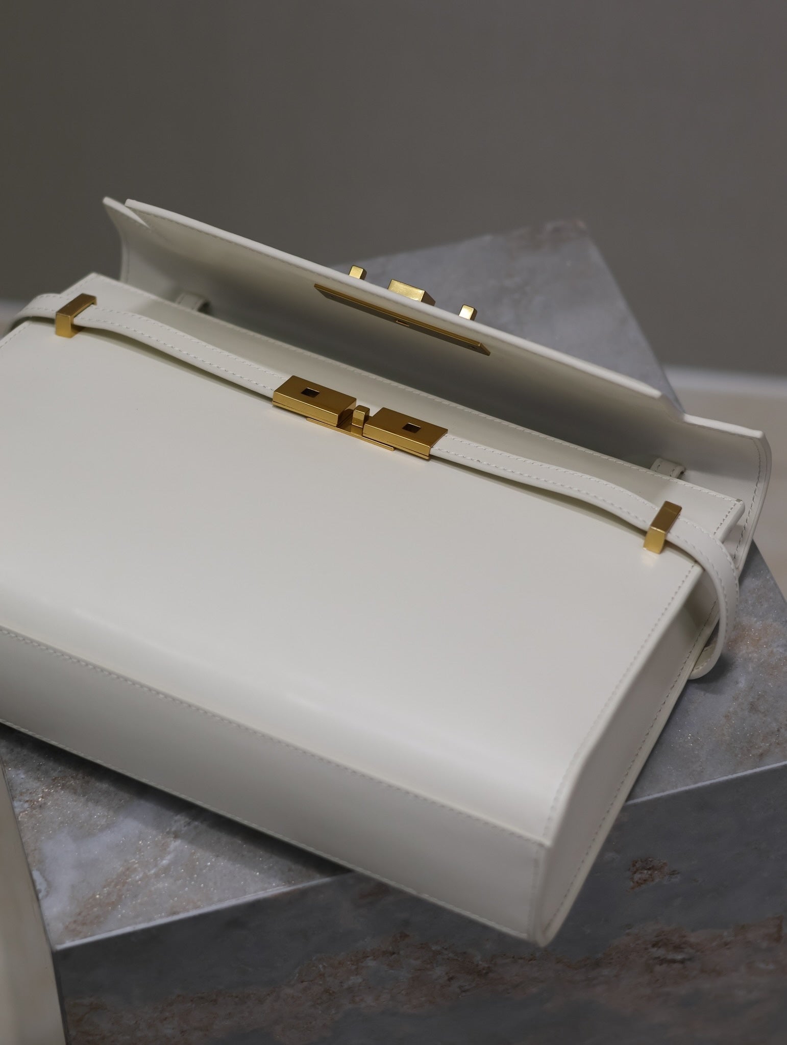 Crocodile-Embossed Leather Chain Bag