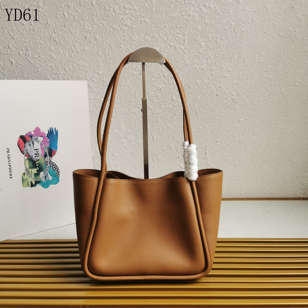 Tote Bag in Soft Grain Leather