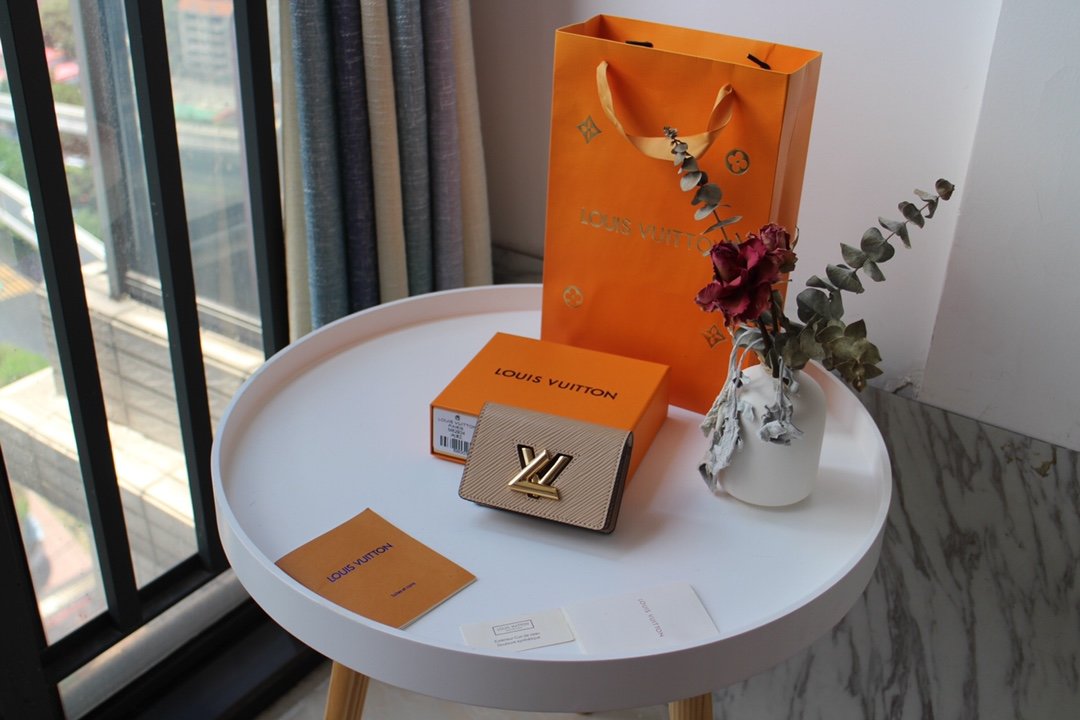 Epi Leather Twist Wallet