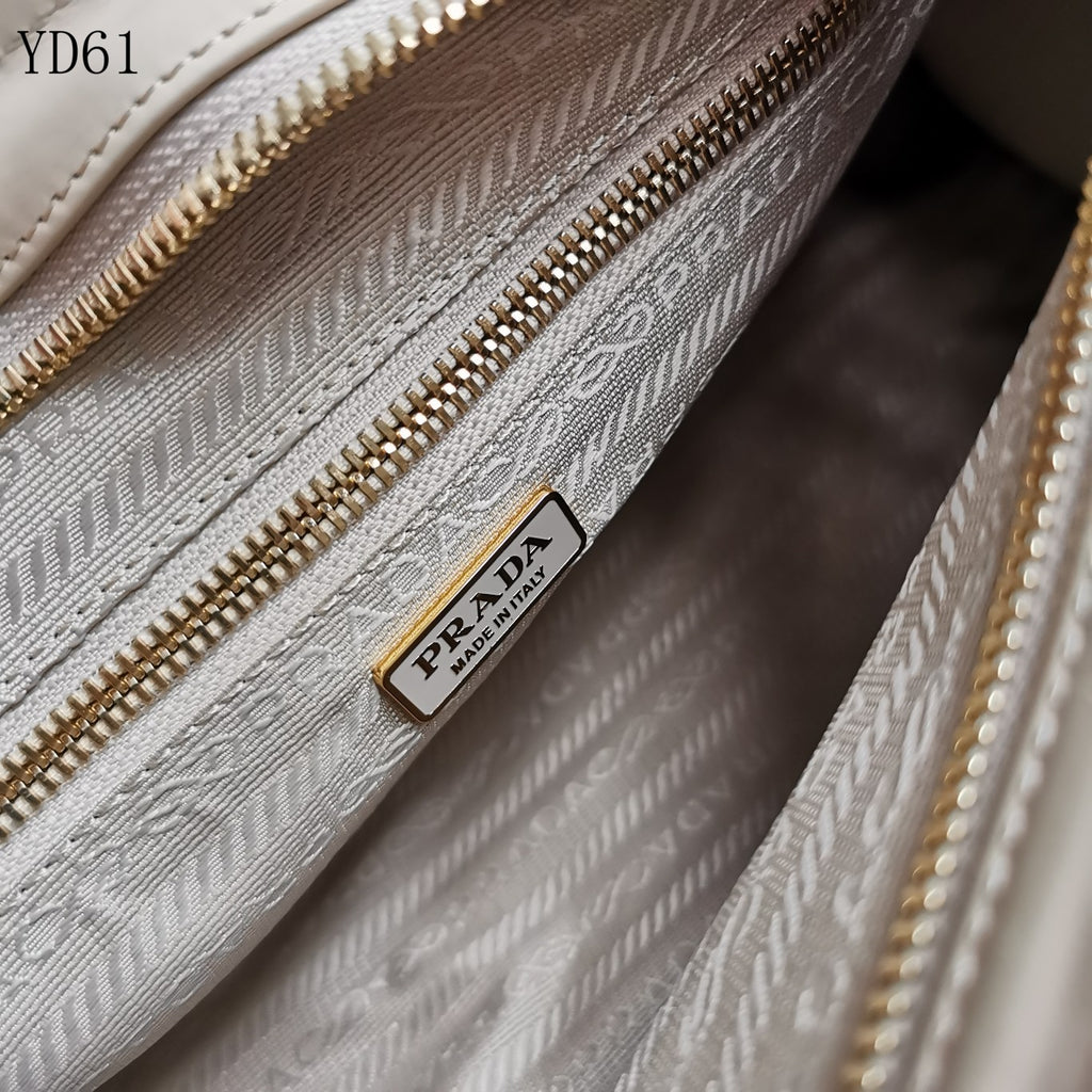 Bonnie Medium Leather Handbag