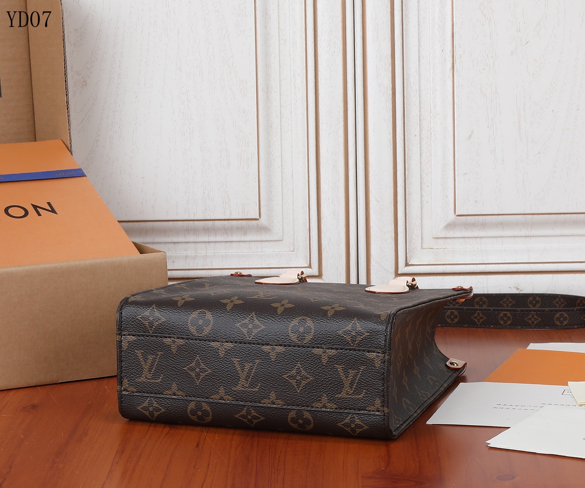 Monogram Sac Plat BB