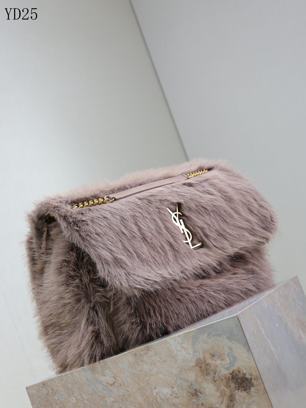 Niki Large in Shearling Bag
