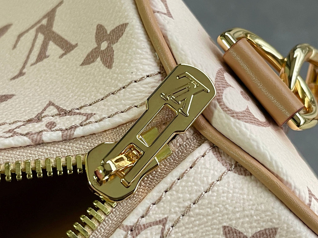 Keepall Bandoulière 50 – Pink Monogram Canvas with Vintage Logo Patch