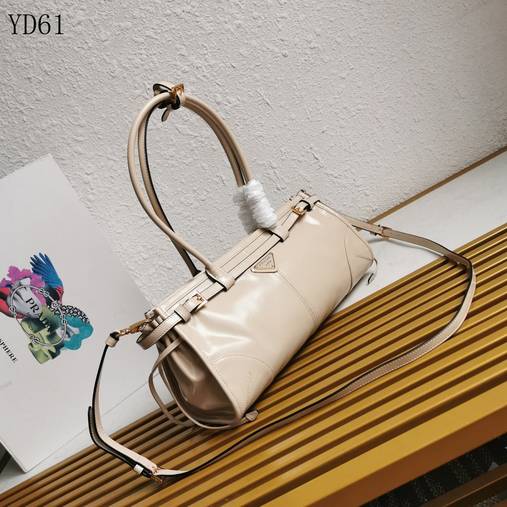 Bonnie Medium Leather Handbag