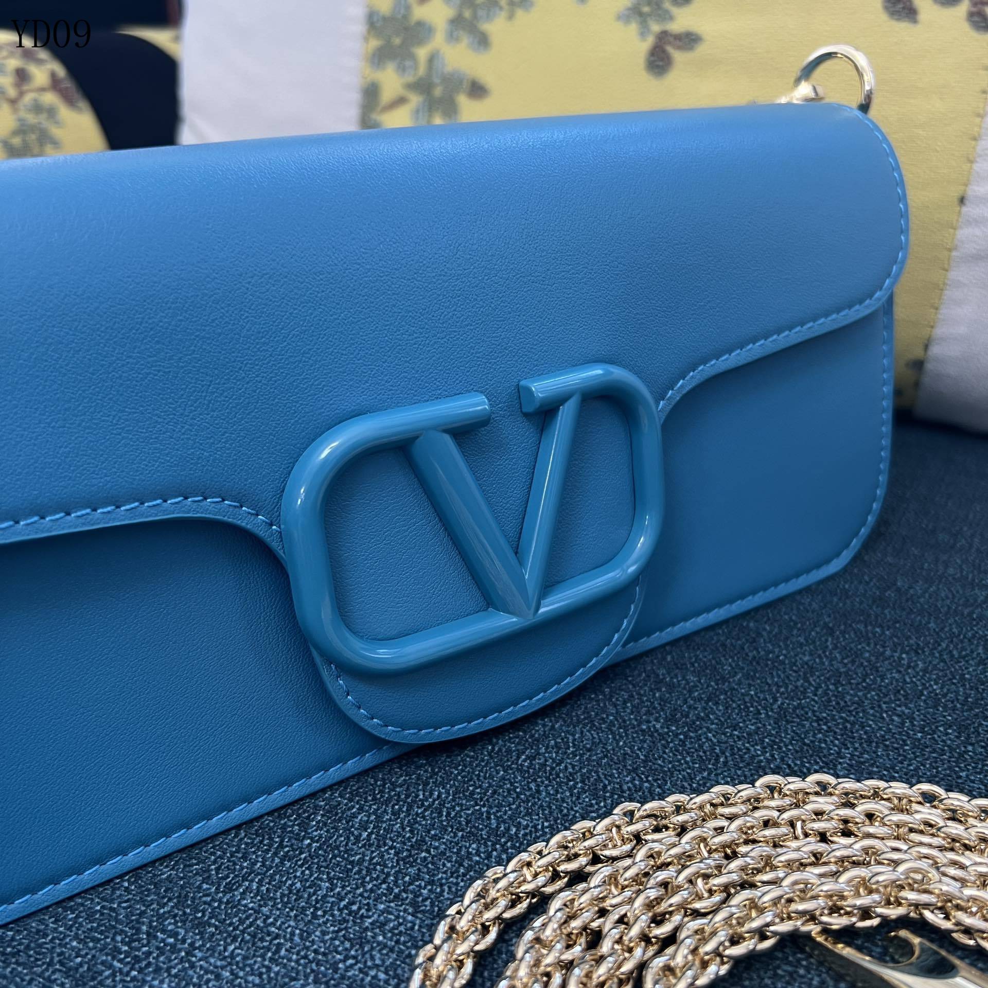 Garavani VLogo Signature Bag