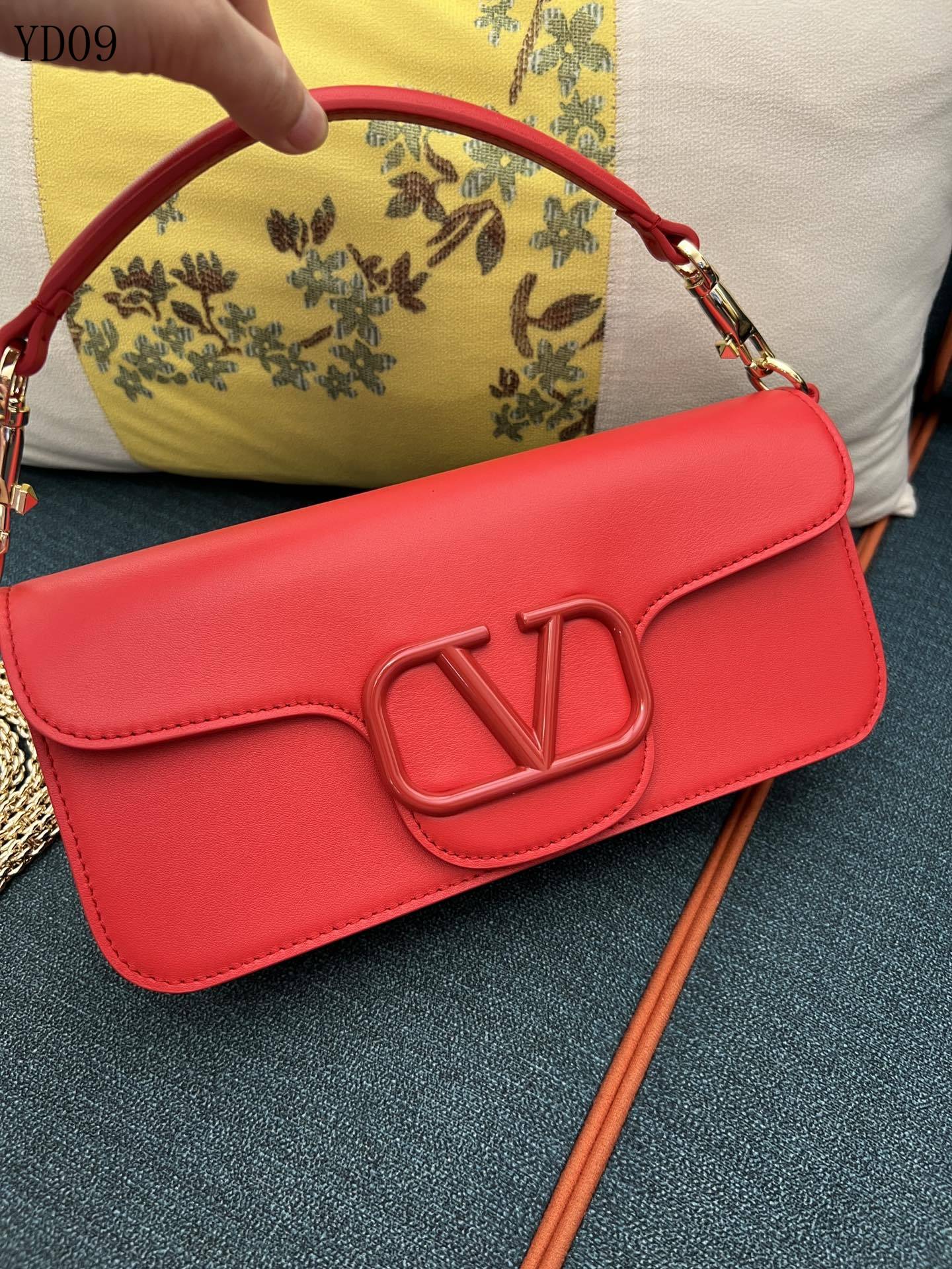 Garavani VLogo Signature Bag
